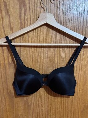 Victoria's Secret Black Smooth Contour push up bra sz 32 B